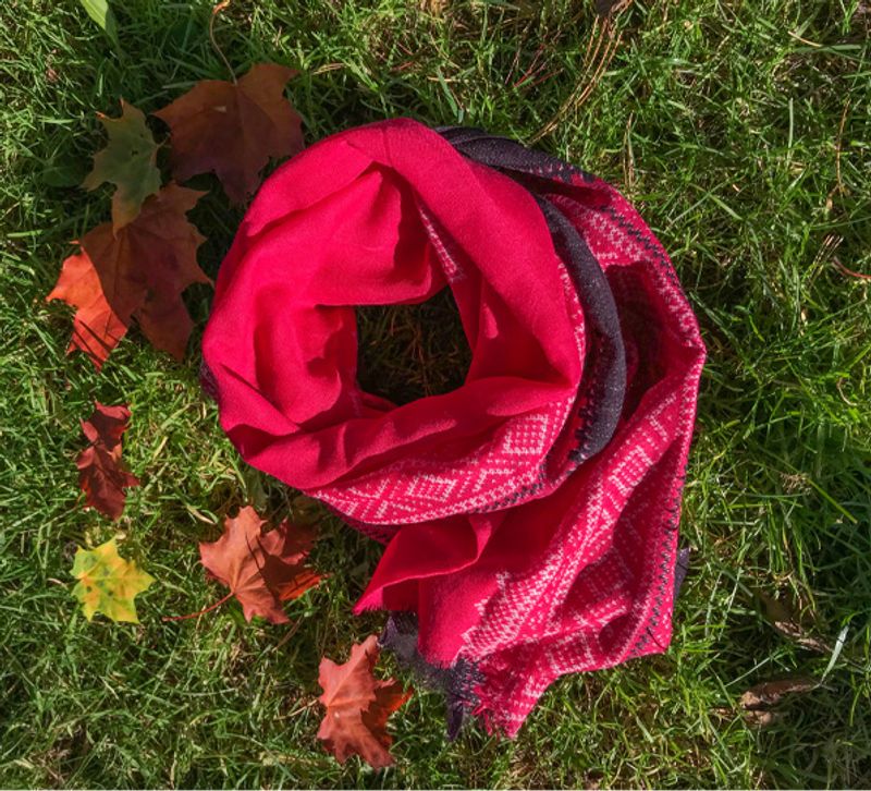 Wool scarf, MARIUS® pattern, raspberry red/white/purple
