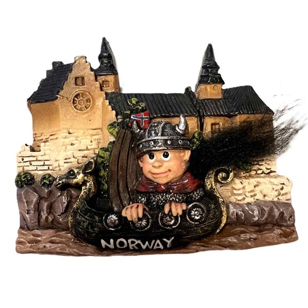 Hovedbilde Magnet, Vikinggutt foran Akershusfestning