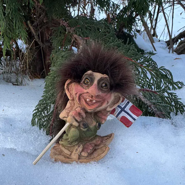 Main Image Snow shoe troll (Troll #233)