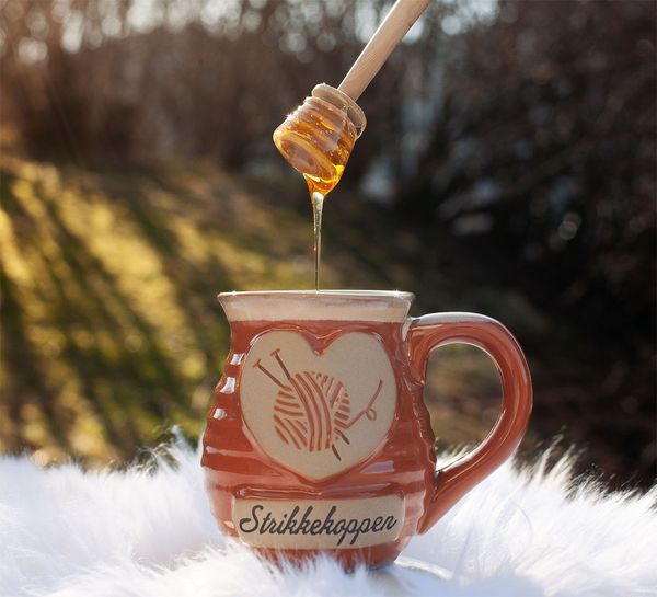 Hovedbilde Strikkekoppen, honningbrun