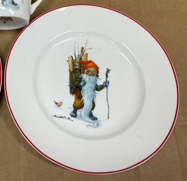 Main Image Plate, Santa Claus carries at 'Midthun' no. 13